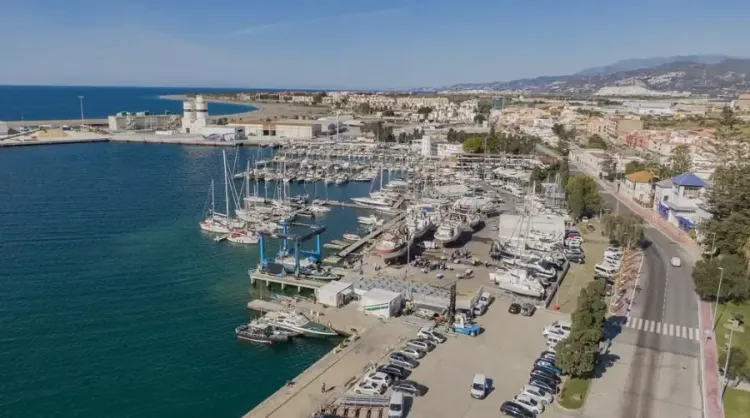 El Puerto de Motril incrementa un 35,3% su tráfico de pasajeros
