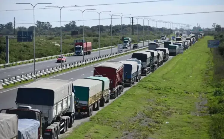 62.207 camiones ingresaron a puertos en los primeros 14 días de julio