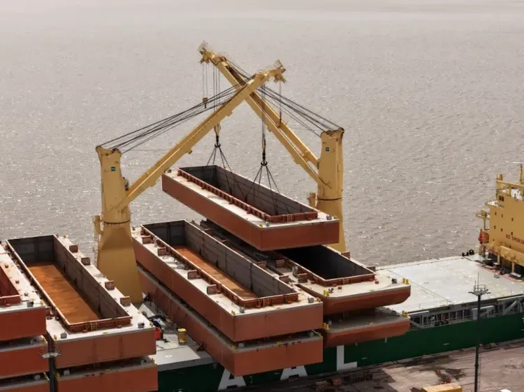 Imagen de portada - AAL Hamburg to unload barges at the Port of Rosario after operations in Uruguay