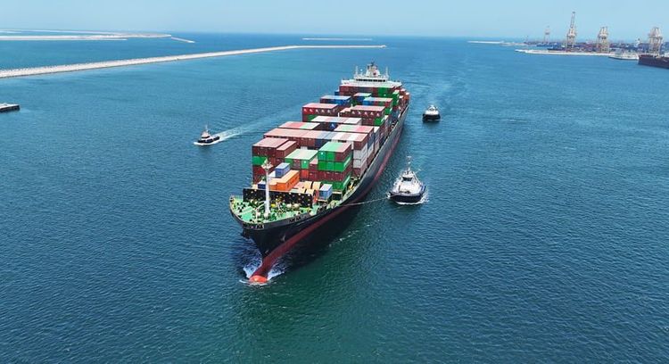 Imagen de portada - AD Ports Group Aumenta su Participación en Global Feeder Shipping al 81% con una Adquisición de 1.100 Millones de AED