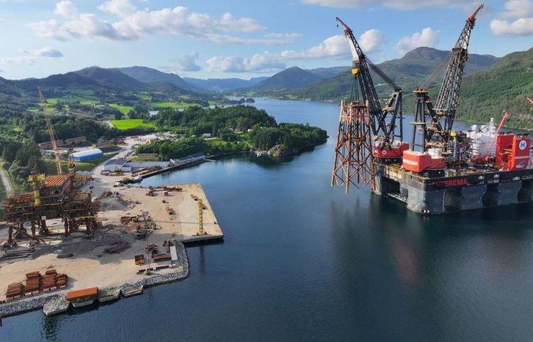 Imagen de portada - AF Gruppen and HMC Win North Sea Decommissioning Contract