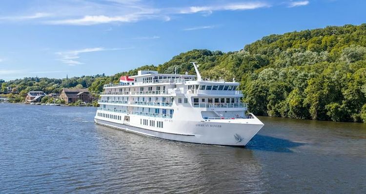 Imagen de portada - American Cruise Lines Christens American Ranger on the Hudson River
