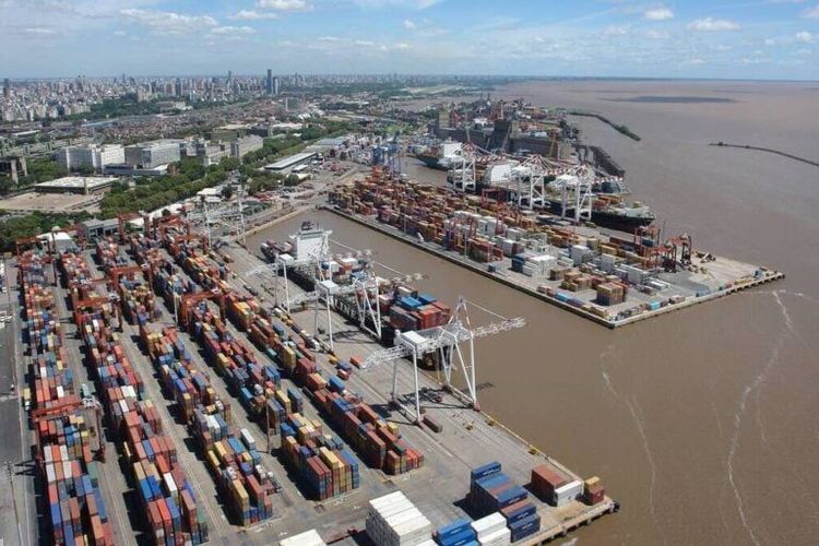 Imagen de portada - Argentina Blocks Entry of Three Ships Due to Ebola Outbreak in Africa