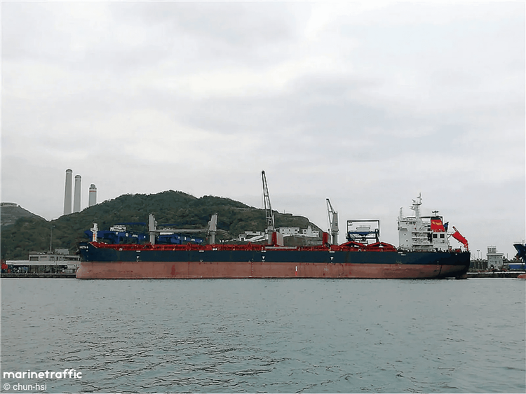 Imagen de portada - Armada Ucraniana Rescata a la Tripulación de un Granelero Tras Ataque con Drones en el Mar Negro