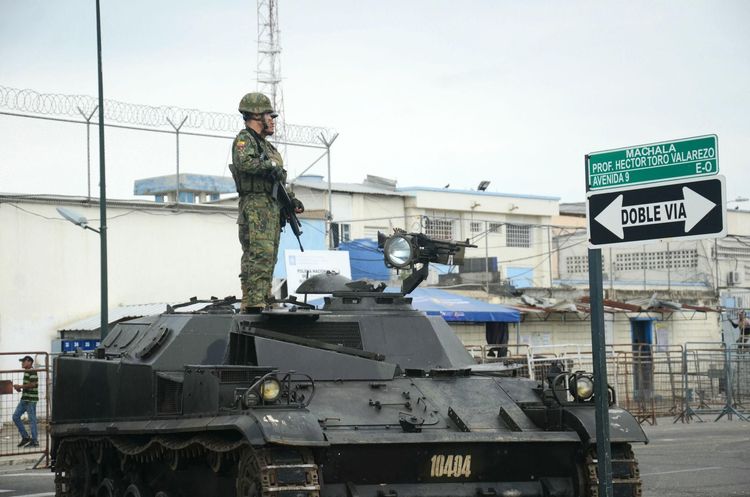 Imagen de portada - Armed Forces and Police Execute Massive Intervention in Puerto Bolívar, Machala