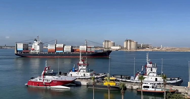 Imagen de portada - Ataque con drones confirmado en buques de gas en el puerto egipcio de Damietta