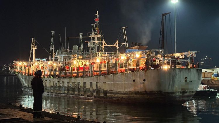 Imagen de portada - Authorities Inspect Chinese Fishing Vessel in Asmar Talcahuano