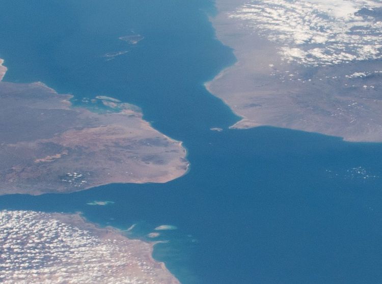 Imagen de portada - Bab el-Mandeb Remains Open According to Houthis Despite Blockade Against Saudi Arabia