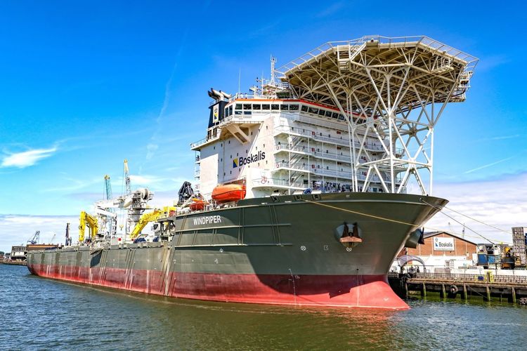 Imagen de portada - Boskalis Lanza Windpiper, el Buque de Instalación de Roca Submarina Más Grande del Mundo