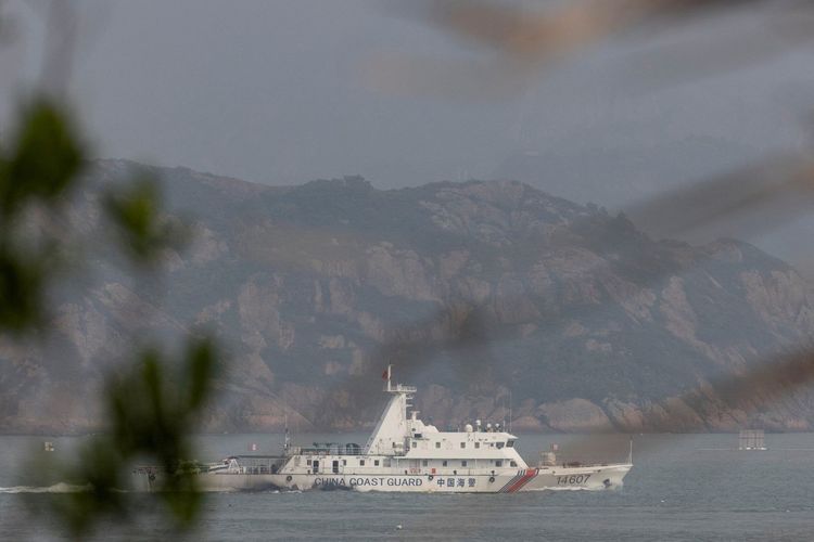 Imagen de portada - Buque chino se retira tras tenso enfrentamiento cerca de islas controladas por Taiwán