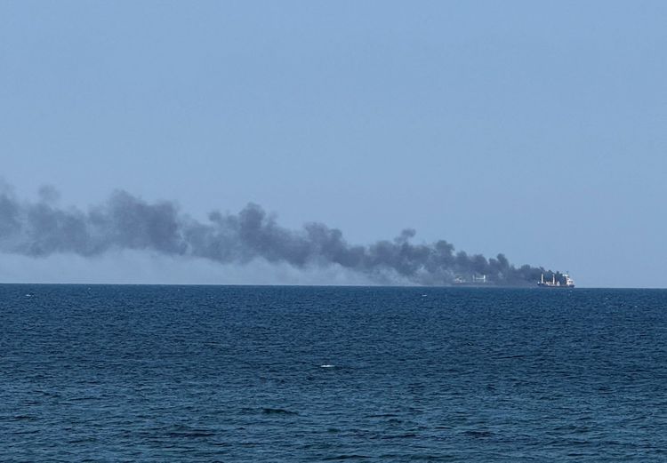 Imagen de portada - Buque de carga Golden Leo se hunde frente al puerto ucraniano de Odesa tras ataque ruso
