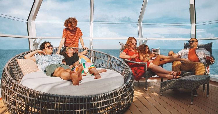 Imagen de portada - CARNIVAL CRUISE LINE LAUNCHES CARNIVAL REWARDS™