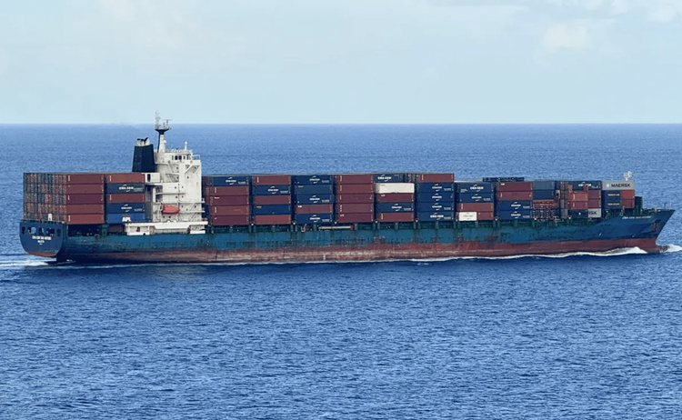 Imagen de portada - CMA CGM Considers Scrapping Ship Attacked in Strait of Hormuz