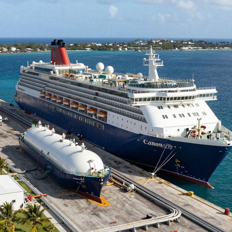 Imagen de portada - Carnival Corporation Lleva el Primer Suministro de GNL de la Industria de Cruceros a América Latina y el Caribe Occidental