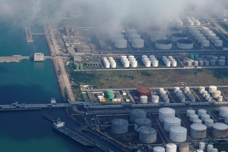 Imagen de portada - China Considers Resuming Iranian Crude Purchases After US Exemption