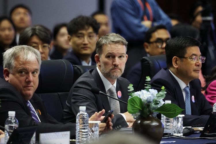 Imagen de portada - China quiere el Estrecho de Ormuz abierto y libre de restricciones, dice Greer de la USTR a Bloomberg News