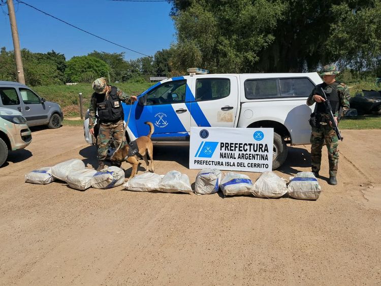 Imagen de portada - Coast Guard Seized Over 63 Kilos of Drugs During an Operation in Chaco