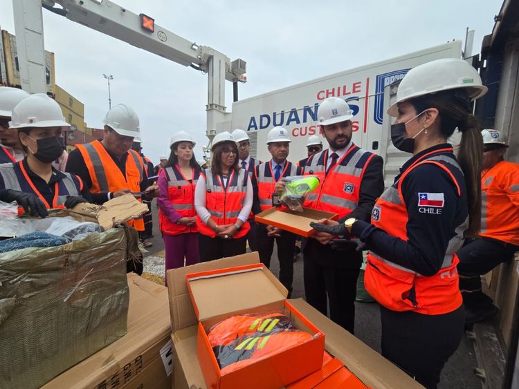 Imagen de portada - Customs Seizes Over USD 296,000 in Fake Sneakers at Iquique Port