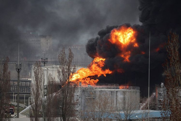 Imagen de portada - Drones Ucranianos Atacan Puerto y Depósito de Petróleo en el Sur de Rusia