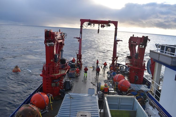 Imagen de portada - EE. UU. Comienza el Desmantelamiento de una Importante Red de Observación Oceánica