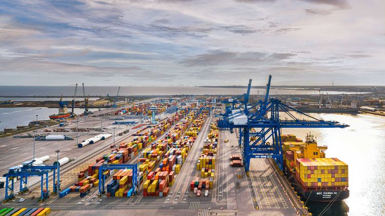 Imagen de portada - El BERD y DP World aseguran financiación verde de 25 millones de euros para la electrificación del puerto de Constanza