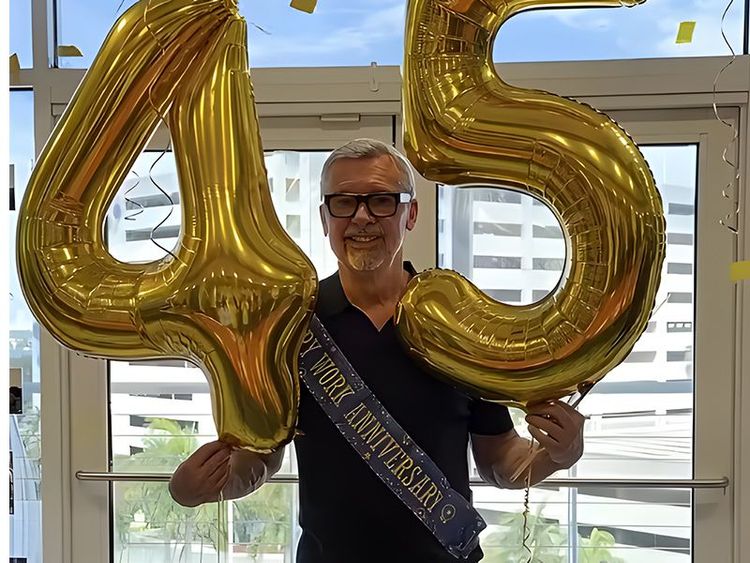 Imagen de portada - El CEO de Royal Caribbean, Michael Bayley, celebra 45 años con la línea de cruceros