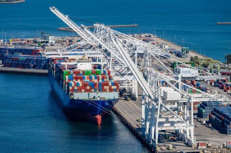 Imagen de portada - El Puerto de Long Beach Establece un Récord en Agosto con 919,992 TEU Manejados