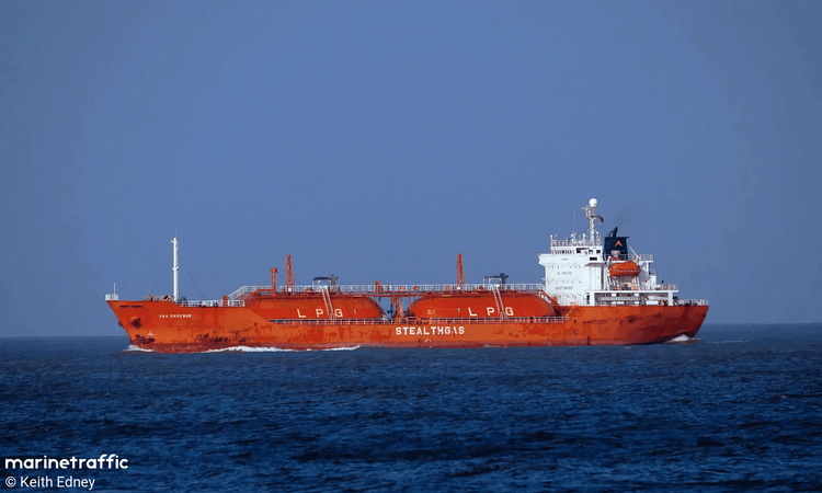 Imagen de portada - El buque cisterna de GLP con bandera panameña Gas Nero fue alcanzado por un dron en el Mar Negro tras una operación de rescate
