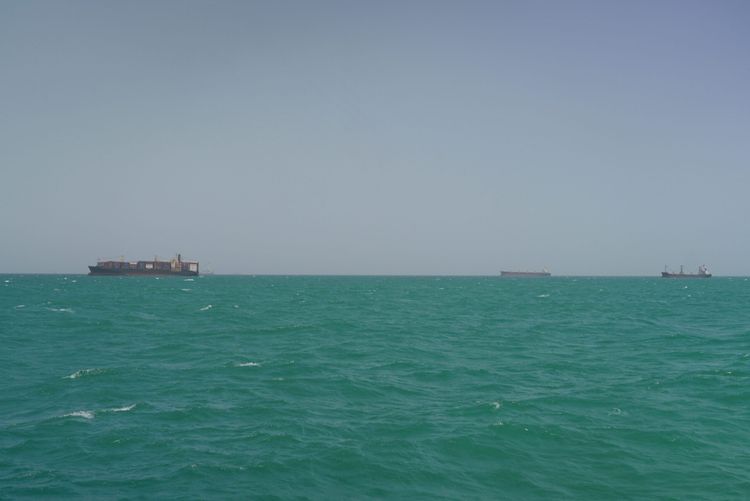 Imagen de portada - El comercio marítimo se reanuda entre Irán y Qatar después de una interrupción de cinco meses
