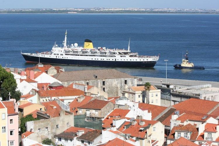 Imagen de portada - El crucero Funchal irá a subasta en Portugal mediante un proceso de licitación sellada