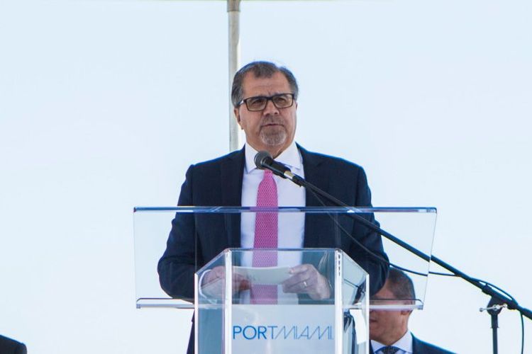 Imagen de portada - Ex-CEO de NCLH, Del Rio, Defiende Acusaciones de Fraude en la Corte