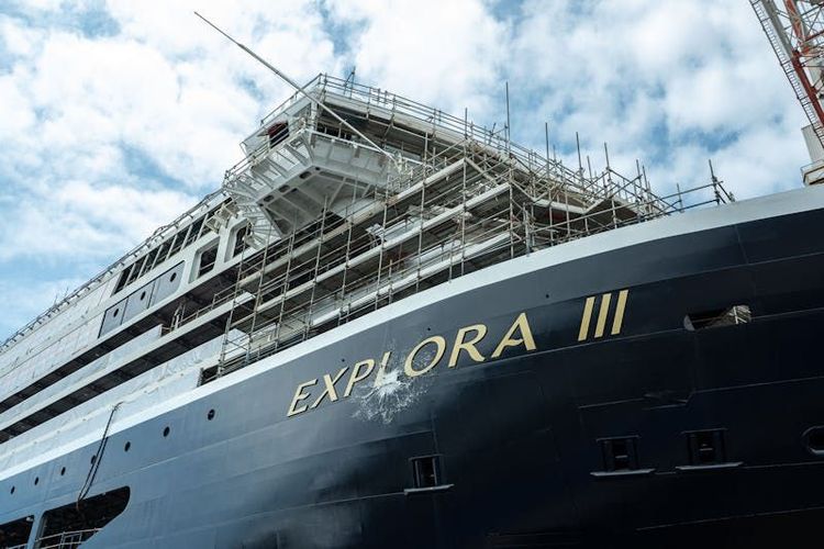 Imagen de portada - Explora Journeys bautiza el Explora III, propulsado por GNL, en una ceremonia en Barcelona