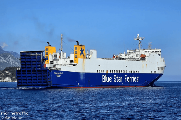 Imagen de portada - Fire Breaks Out Aboard Ro-Ro Vessel Off Greek Island, Crew Evacuated