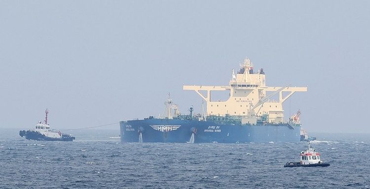 Imagen de portada - Five South Korean Ships Exit Strait of Hormuz After Ceasefire Agreement