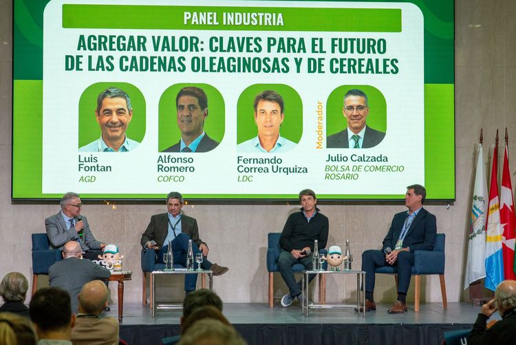 Referentes de la cadena sojera coincidieron en la necesidad de mayor competitividad e incentivos para el agregado de valor