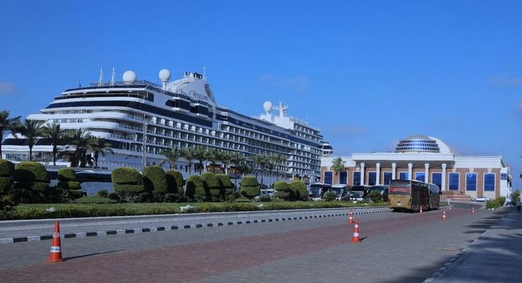 Imagen de portada - La Autoridad Portuaria de Alejandría da la bienvenida a las escalas de Aroya y Regent