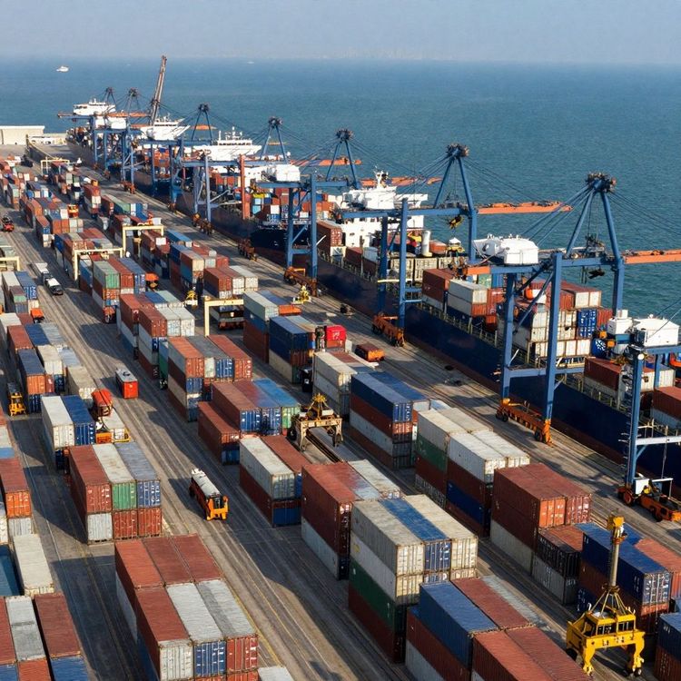 Imagen de portada - La Terminal de Contenedores del Canal de Suez de Egipto operará con electricidad 100% renovable