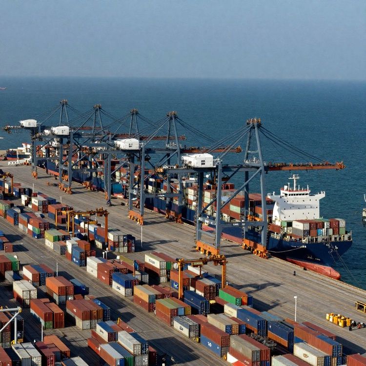 Imagen de portada - La primera terminal de contenedores de Egipto logra operaciones con energía 100% renovable