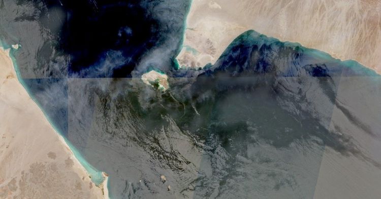 Imagen de portada - Las primas de seguro marítimo en el Mar Rojo se duplican tras los ataques hutíes a petroleros