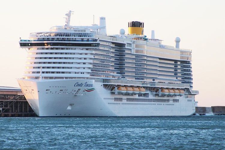 Imagen de portada - Las reservas de cruceros europeos se recuperan a medida que Carnival informa un aumento de la demanda para 2027