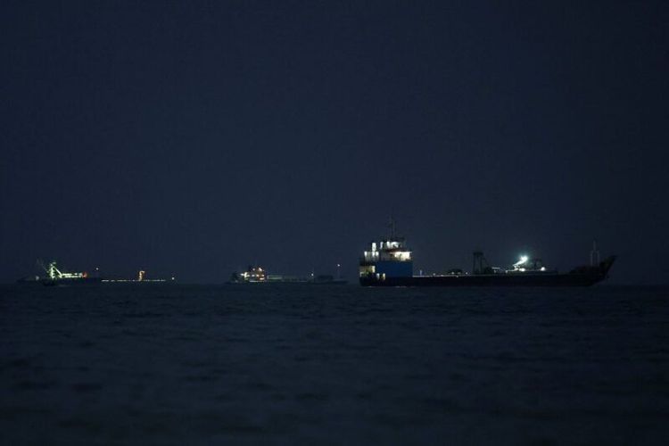 Imagen de portada - Las sanciones de EE. UU. contra Irán se intensifican mientras los mediadores presionan para reabrir el Estrecho de Ormuz