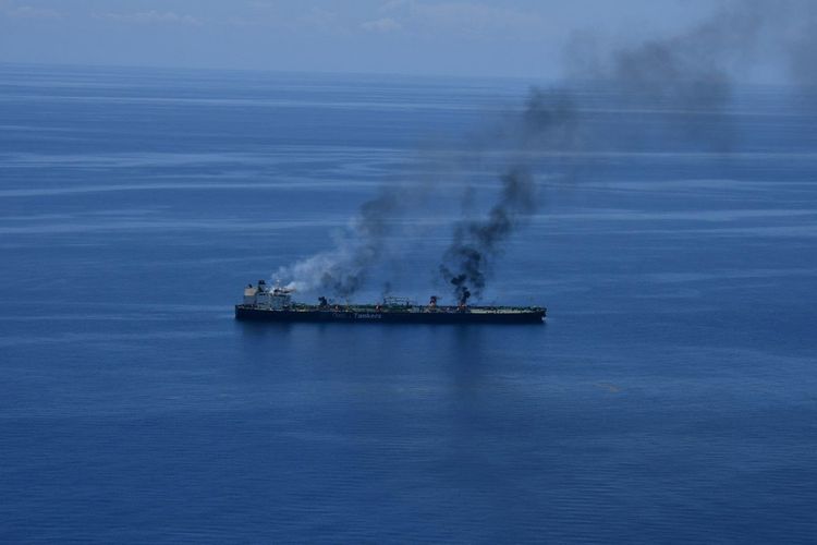 Imagen de portada - Los hutíes impondrán una "prohibición total" a los barcos israelíes en el Mar Rojo