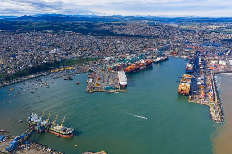 Imagen de portada - Mackenna Highlights the Challenge of Seriously Financing Port Investments