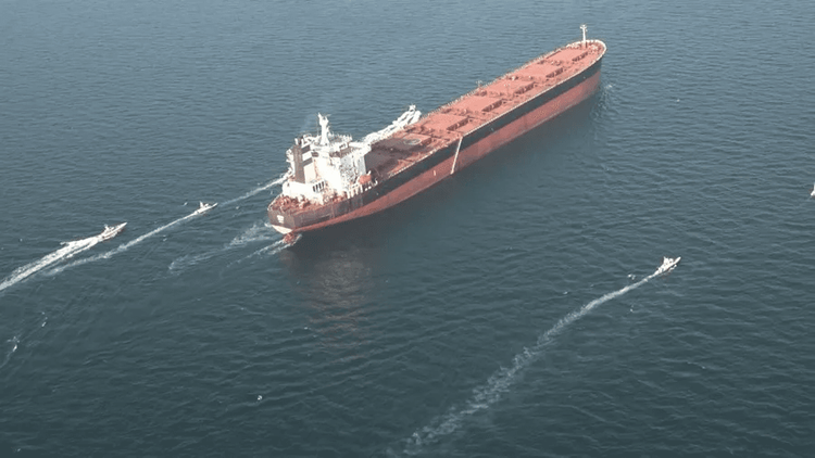Imagen de portada - Macron Prioritizes Restoring Freedom of Navigation in the Strait of Hormuz