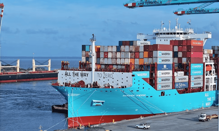 Imagen de portada - Maersk Successfully Completes First US Ship-to-Ship Ethanol Bunkering