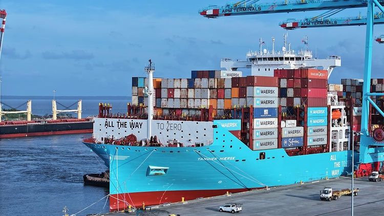 Imagen de portada - Maersk completes first U.S. ethanol bunkering of a deep-sea container vessel