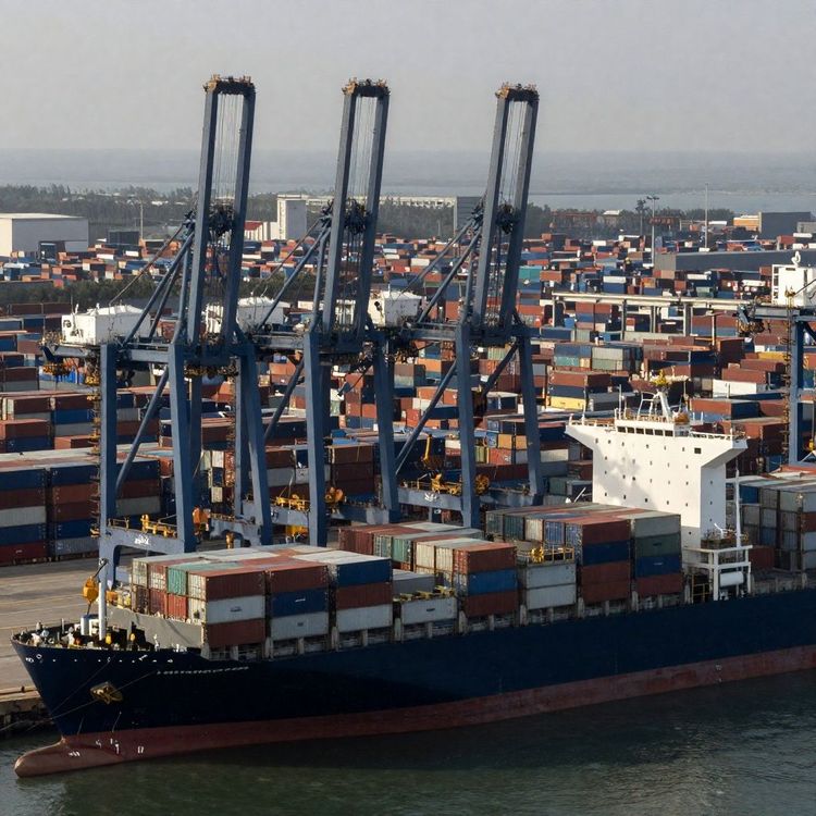 Imagen de portada - Maersk revisa las tarifas de manipulación de terminal para rutas de Italia a partir de octubre de 2026