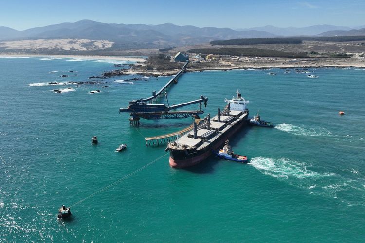 Imagen de portada - Minera Los Pelambres Port Reaches 30 Million Tons of Copper Shipped in 26 Years of Operations
