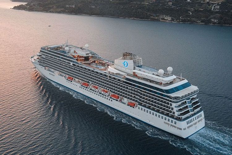 Imagen de portada - Oceania Anuncia Cruceros Especiales para 2027 con Anfitriones Famosos