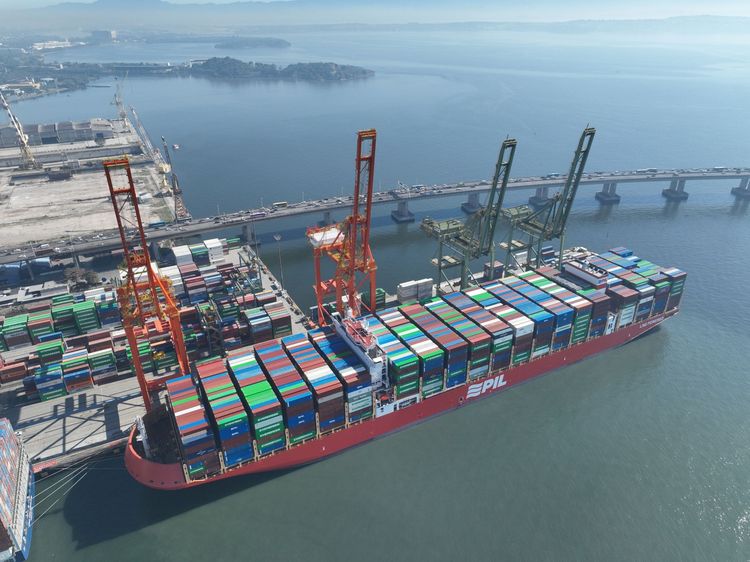 Imagen de portada - PIL inaugurates service at Rio Brasil Terminal with Kota Elok vessel